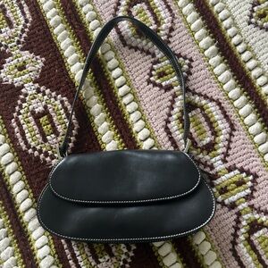 Black leather 90’s shoulder bag